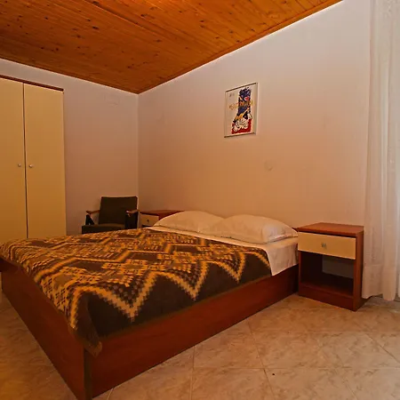 Jan 325 Apartman