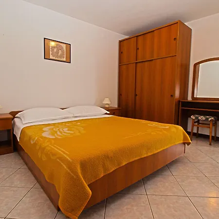 Jan 325 Apartman Banjole