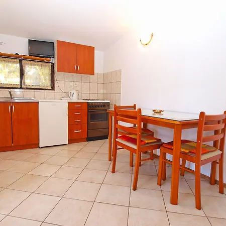 Jan 325 Apartman *