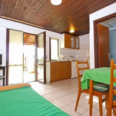 Jan 325 Apartman