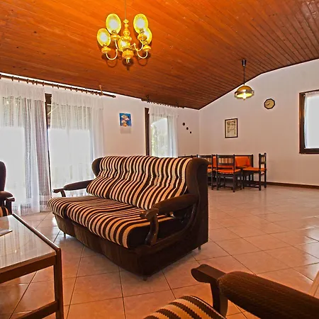 Jan 325 Apartman *