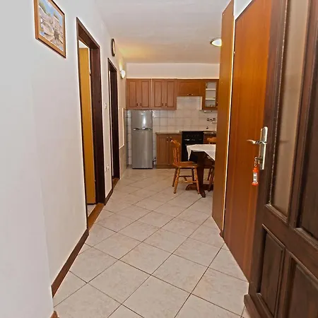 Jan 325 Apartment