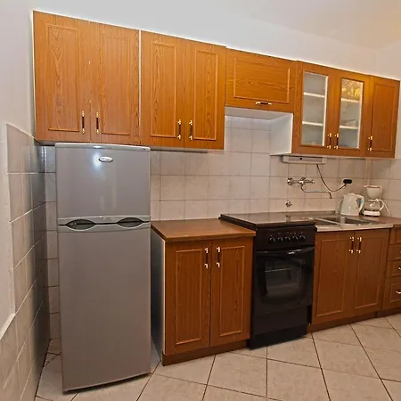 Jan 325 Apartment Banjole